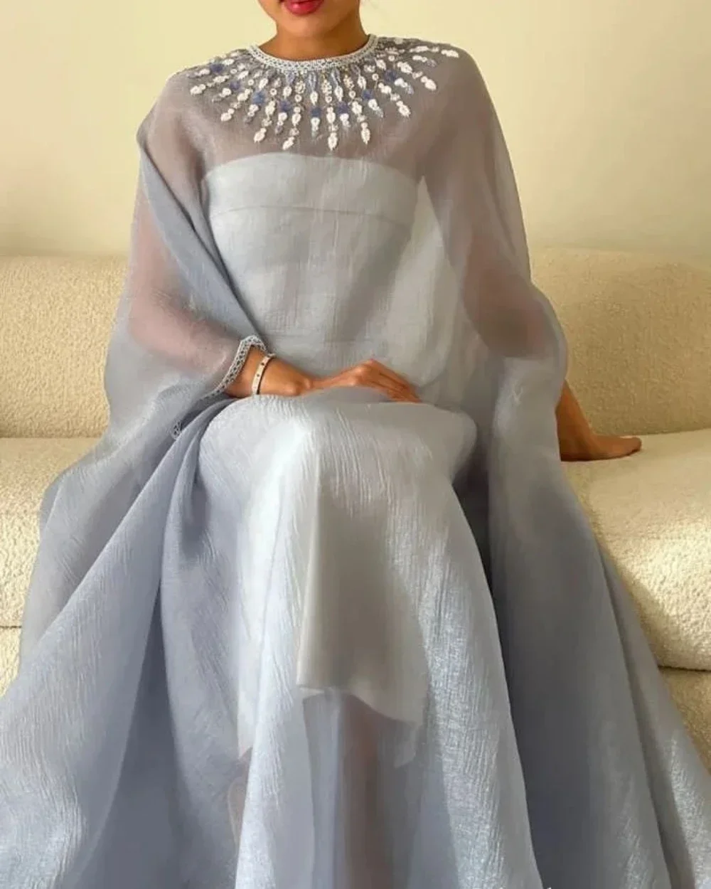 Roupões personalizados da Aráb - Women Formal Wear Dubai avaliação e preço
